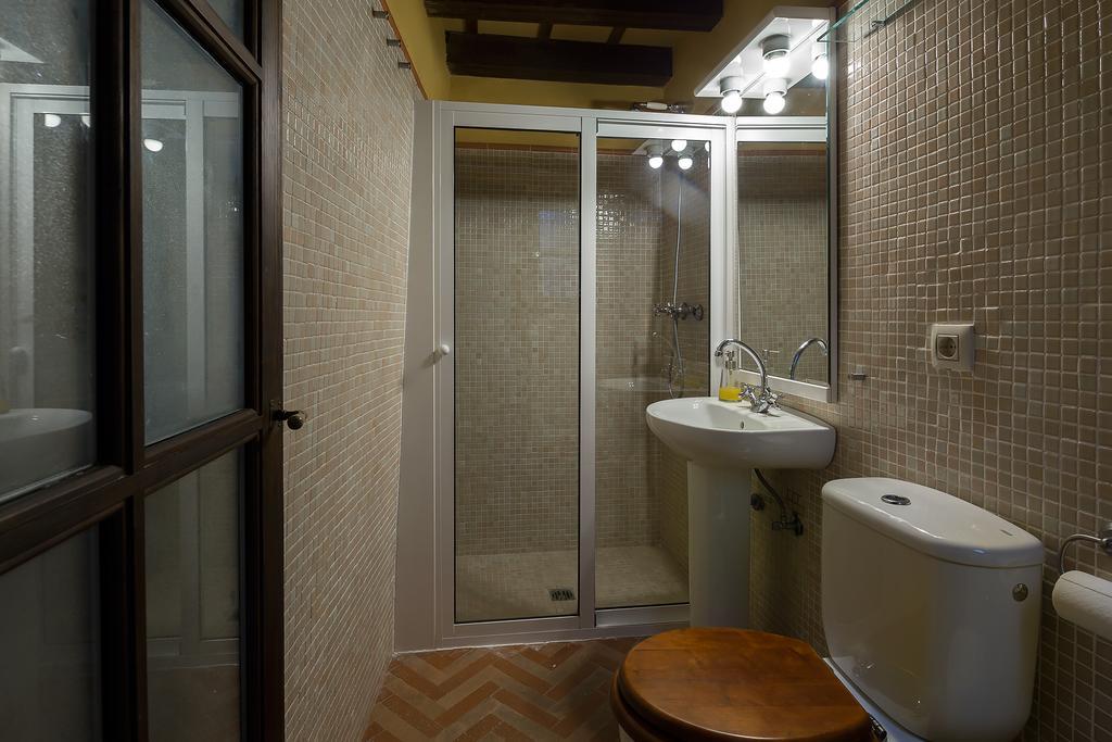 Holi-rent Historic House Next To The Alcazar Appartamento *