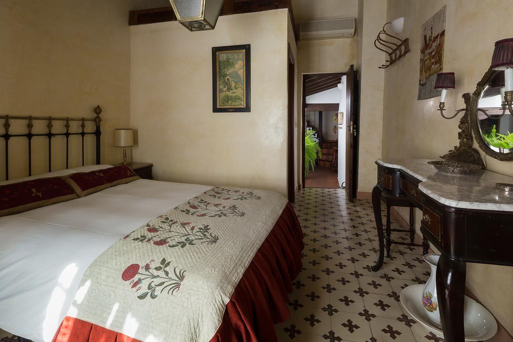 Holi-rent Historic House Next To The Alcazar Appartamento *