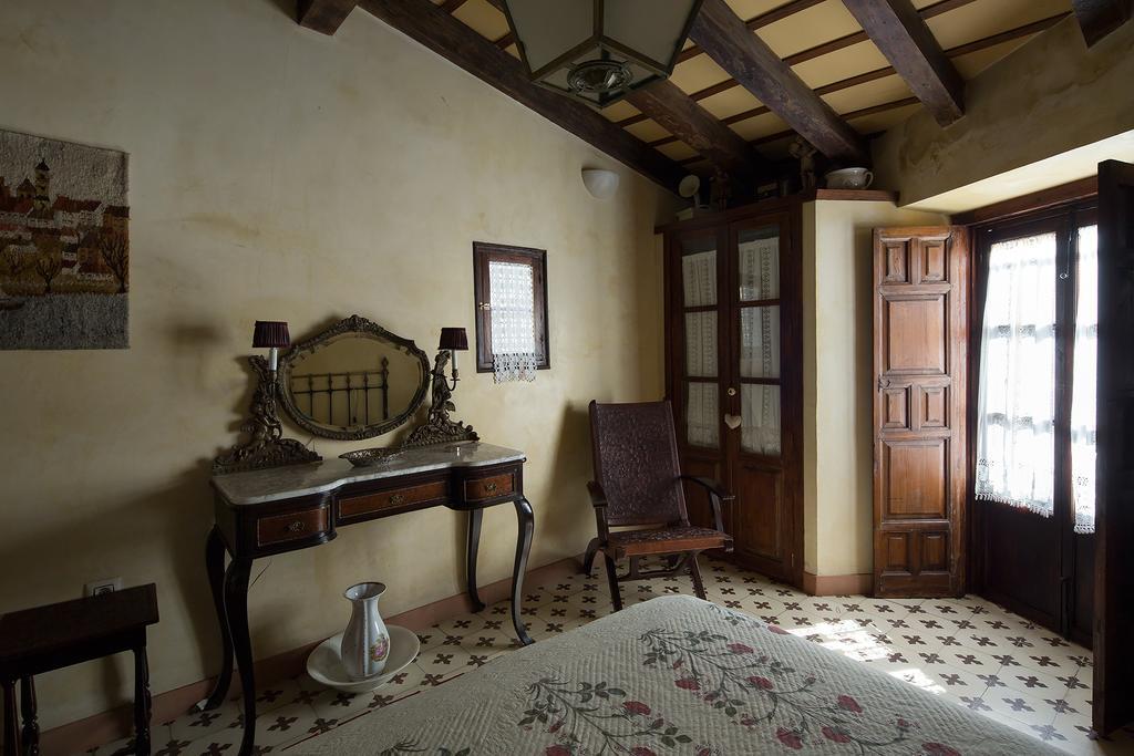 Holi-rent Historic House Next To The Alcazar * Siviglia